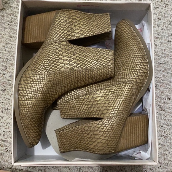 Not Rated Boots size 10 - Picture 2 of 5